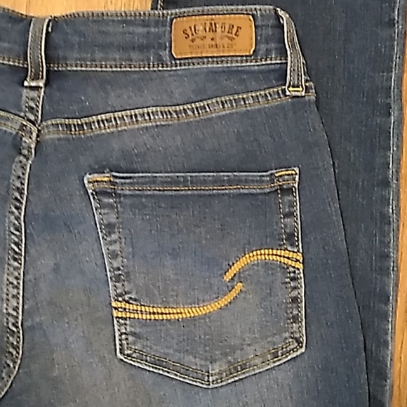 Levi Signature Modern Straight Jeans. Sz 6 - Picture 2 of 9